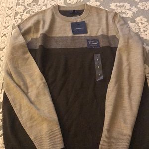 Men’s brown and tan sweater